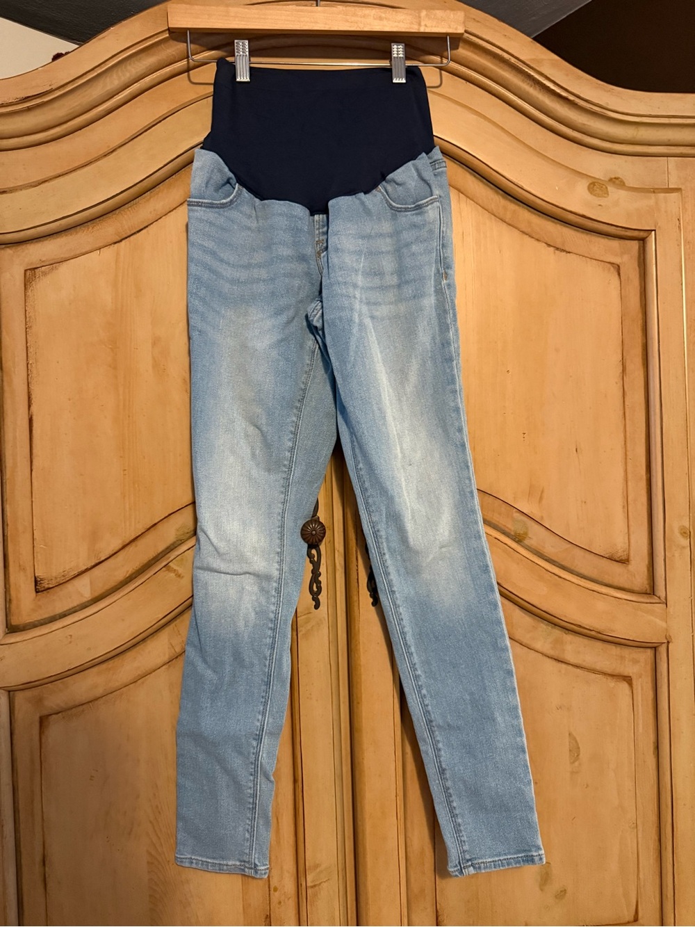 Old Navy Light Blue Skinny Maternity Jeans with Navy Support Panel